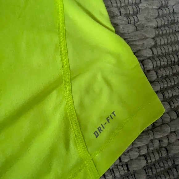 Nike dry fit running tank top - Picture 4 of 4